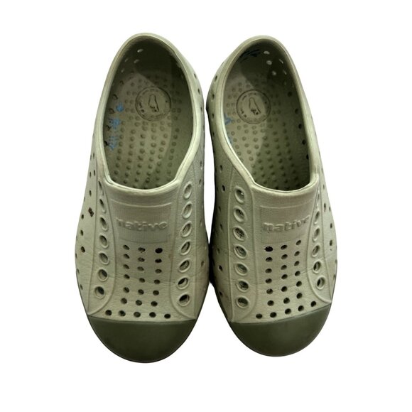 Native Jefferson Shoes in Green - Picture 1 of 5